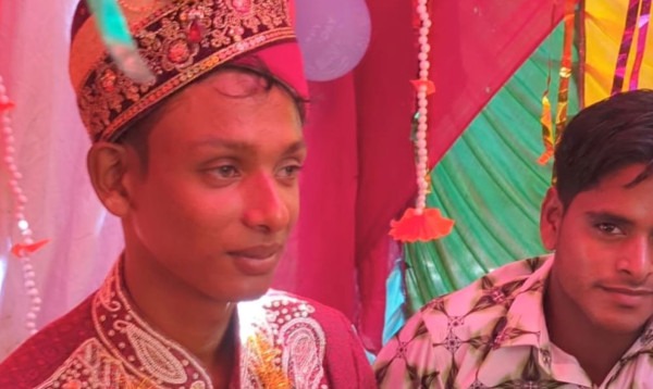 নোয়াখালীতে বন্ধুত্বের দারুণ দৃষ্টান্ত: বন্ধু না আসা পর্যন্ত কবুল বললেন না বর